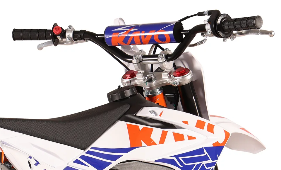 KAYO TT160: kontrola v rukách